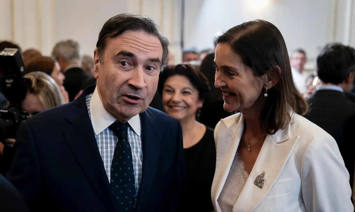 Pedro J. Ram&iacute;rez y la candidata del PSOE a la Alcald&iacute;a de Madrid Reyes Maroto durante el photocall de la X edici&oacute;n del premio Forbes CEO 2022, en el Hotel Mandarin Oriental Ritz, a 4 de mayo de 2023, en Madrid (Espa&ntilde;a). Miguel Flux&agrave;, el presidente del Grupo Iberostar, ha sido nombrado CEO del a&ntilde;o por la revista Forbes, por haber sido uno de los pioneros en el impulso del sector tur&iacute;stico, por su contribuci&oacute;n a la internacionalizaci&oacute;n de las compa&ntilde;&iacute;as hoteleras espa&ntilde;olas y por haber sellado una de las alianzas m&aacute;s importantes con la compa&ntilde;&iacute;a InterContinental Hotel Group (IHG). (A. P&eacute;rez Meca / Europa Press),Image: 773898939, License: Rights-managed, Restrictions: , Model Release: no, Pictured: REYES MAROTO,PEDRO J.RAM&Iacute;REZ, Credit line: Europa Press / Europa Press / ContactoPhoto