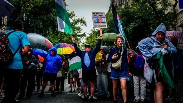 Manifestaci&oacute;n para exigir al Gobierno un embargo total de armas a Israel, Barcelona - Armando Negro
