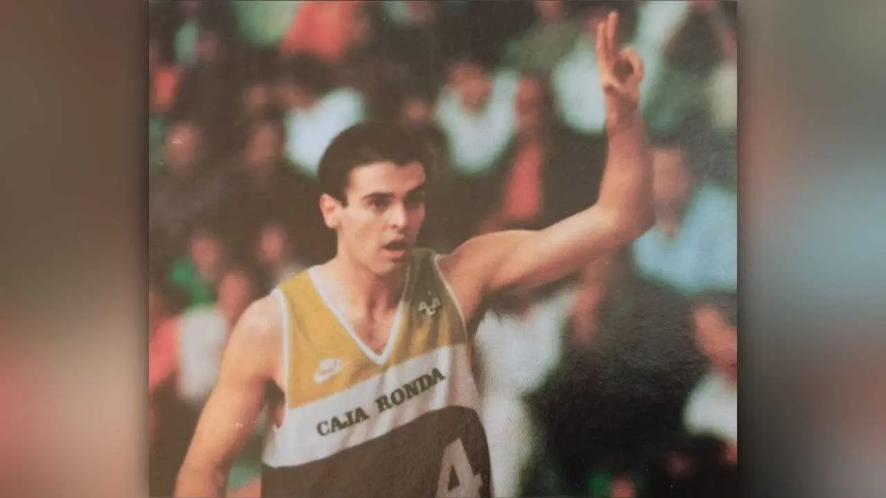Fede Ramiro con el Unicaja 1989-90 - Nuevo Basket