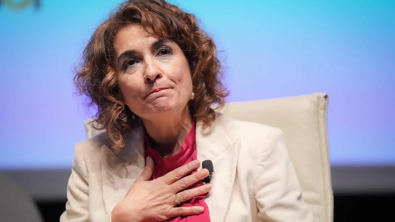 La vicepresidenta primera del Gobierno y ministra de Hacienda, Mar&iacute;a Jes&uacute;s Montero (c), durante su participaci&oacute;n en los Encuentros SER, a 12 de enero del 2024 en Sevilla (Andaluc&iacute;a, Espa&ntilde;a).,Image: 836319983, License: Rights-managed, Restrictions: , Model Release: no, Pictured: MARIA JESUS MONTERO CUADRADO, Credit line: Mar&iacute;a Jos&eacute; L&oacute;pez / Europa Press / ContactoPhoto