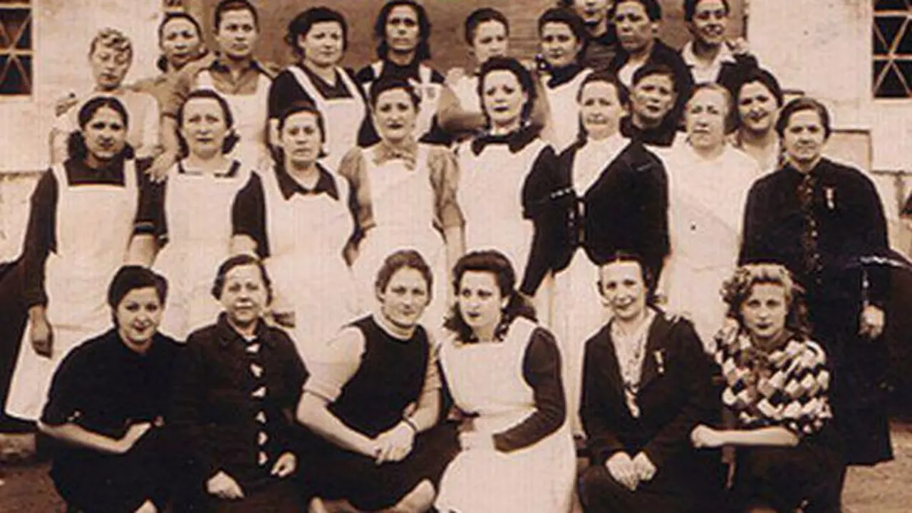 las-13-rosas-twitter