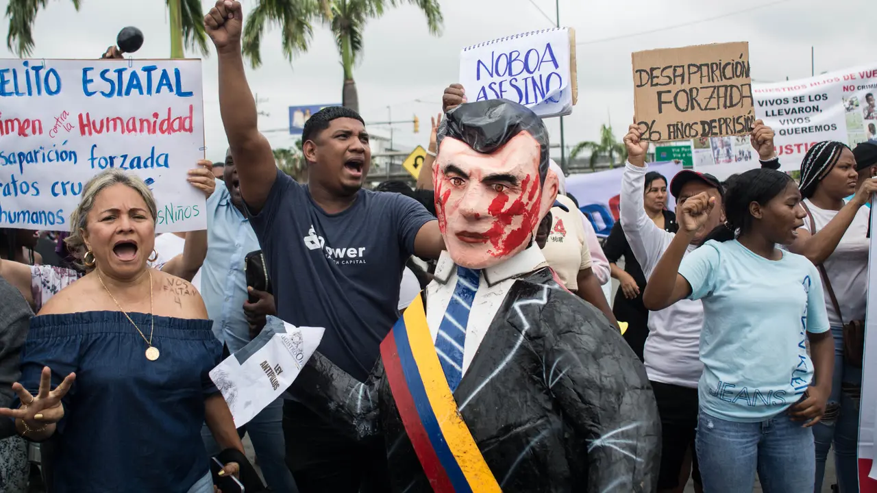 Un monigote de cart&oacute;n que representa al presidente Daniel Noboa. Foto: Andr&eacute;s Loor/CDH Guayas @andresloor8, Guayaquil