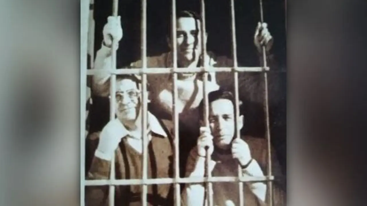 Xos&eacute; Fortes, Luis Otero y Ferm&iacute;n Ibarra, tres de los fundadores de la Uni&oacute;n Militar Democr&aacute;tica. Penal militar de El Hacho (Ceuta), 1975 - Archivo de la UMD