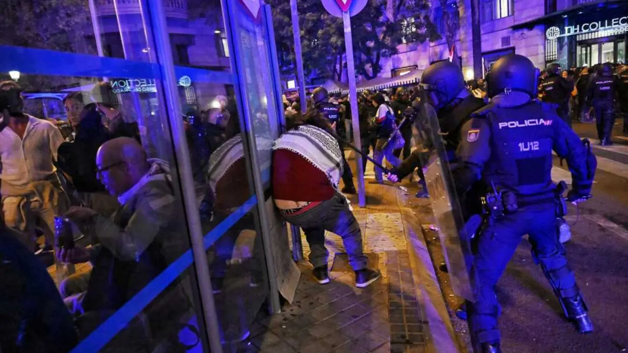 Foto de la brutal represi&oacute;n policial durante la manifestaci&oacute;n pac&iacute;fica en Madrid - Dani Gago