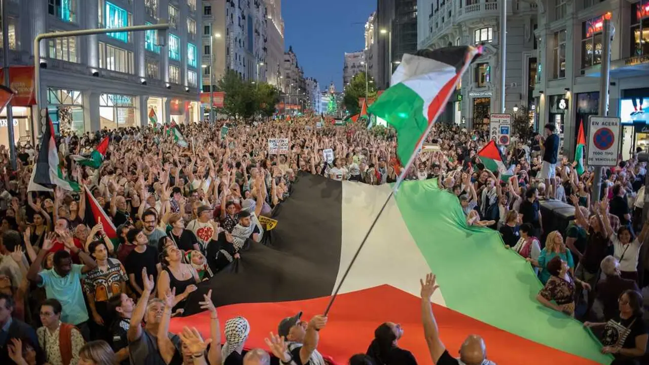 Movilizaci&oacute;n bajo el lema &lsquo;Alto al genocidio contra el pueblo Palestino. Por el fin al comercio de armas y a las relaciones con Israel&rsquo;, en Madrid - Alejandro Mart&iacute;nez V&eacute;lez / Europa Press