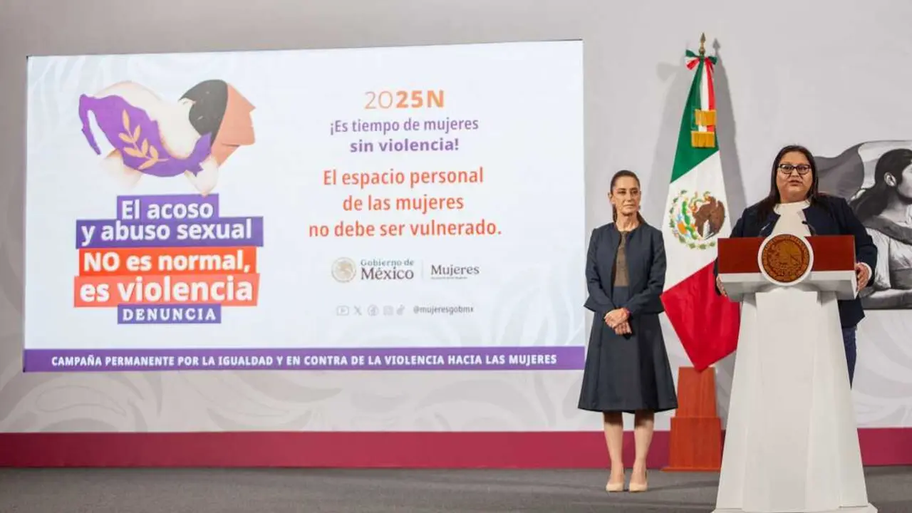 Claudia Sheinbaum Pardo, presidenta de M&eacute;xico y Minerva Citlalli Hern&aacute;ndez Mora, secretaria de las Mujeres durante conferencia de prensa en Palacio Nacional. Foto: Andrea Murcia / Cuartoscuro