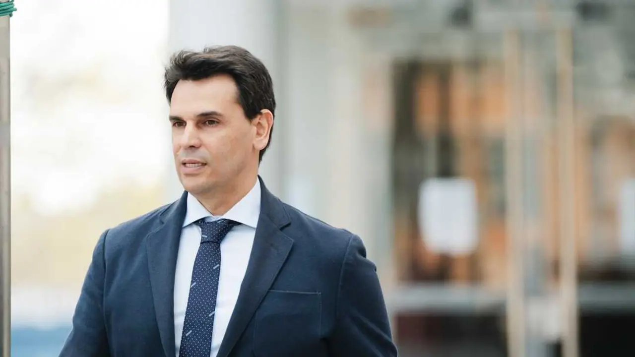 La pareja de la presidenta de la Comunidad de Madrid, Alberto Gonz&aacute;lez Amador - Mateo Lanzuela / Europa Press
