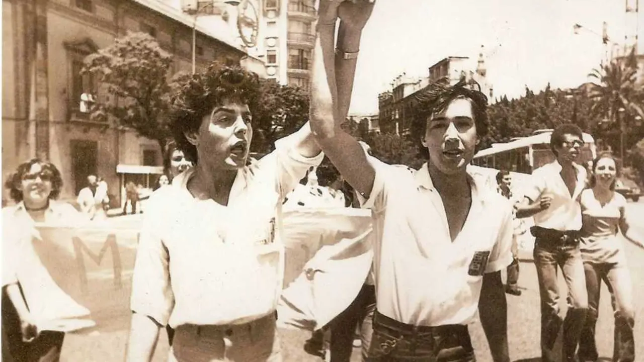 Celebraci&oacute;n de la primera manifestaci&oacute;n por la libertad sexual de Andaluc&iacute;a (Sevilla, 25 de junio de 1978) - Redes sociales