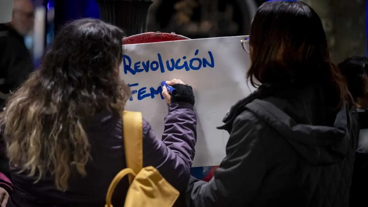 Una pancarta durante una concentraci&oacute;n por el d&iacute;a de la Eliminaci&oacute;n de la violencia contra las Mujeres - A. P&eacute;rez Meca / Europa Press