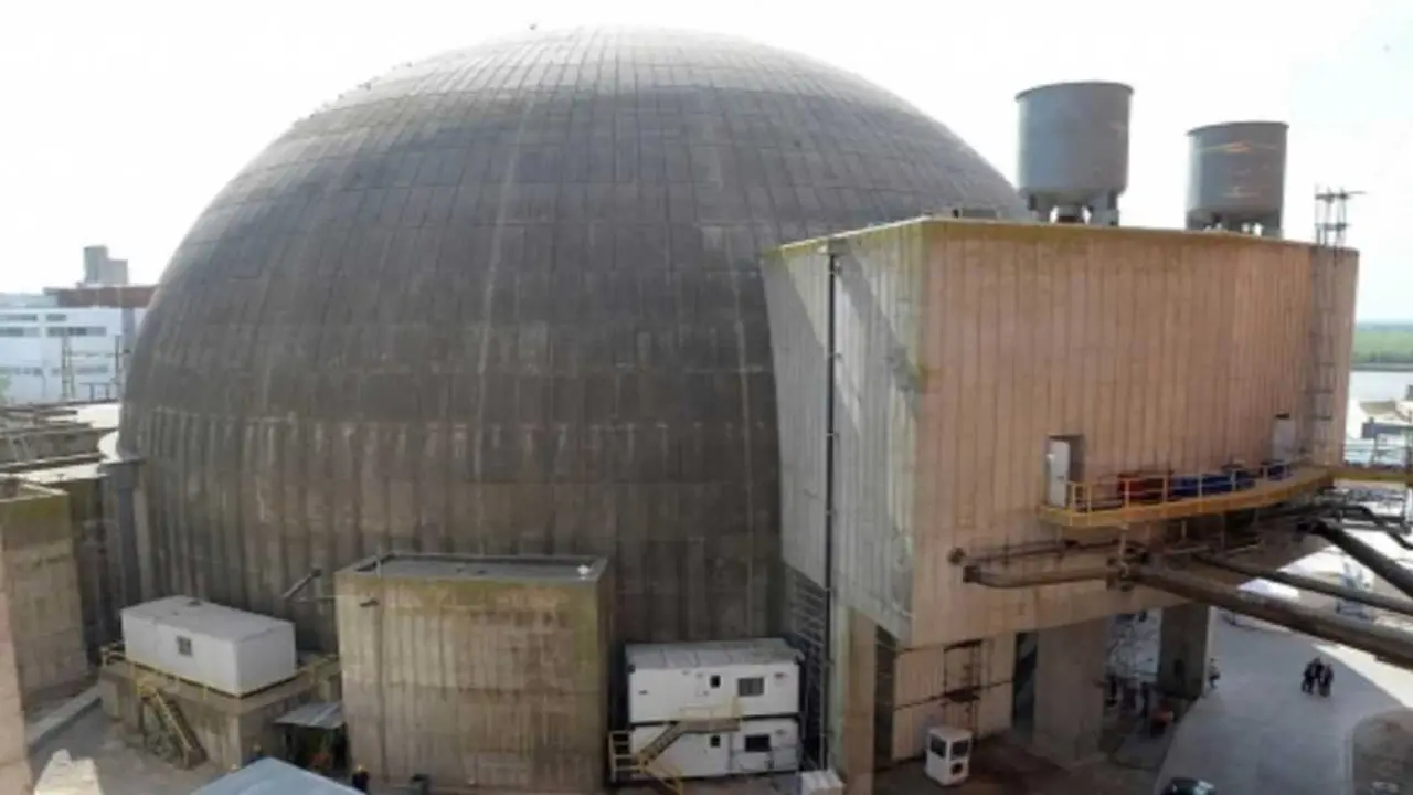La foto tomada en 2011 muestra la vista exterior de la central nuclear Atucha II en Argentina. Cr&eacute;dito: Feng Junyang / Avalon / Europa Press