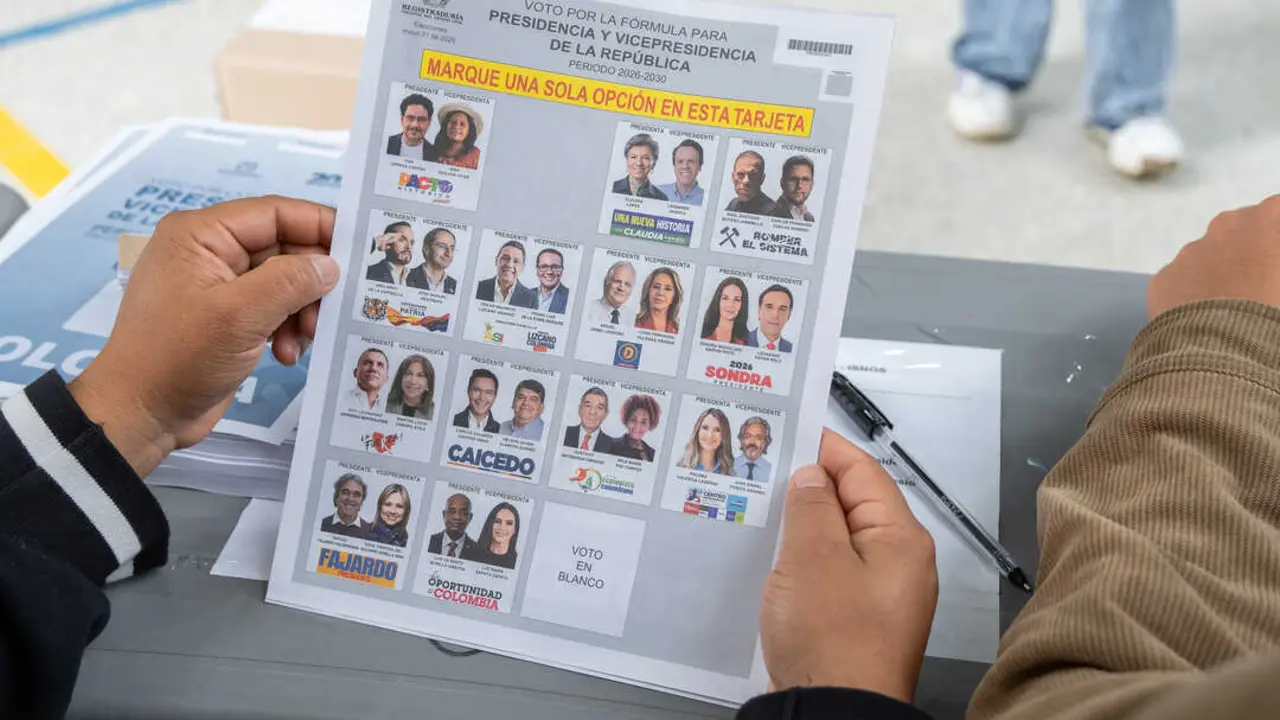 31 de mayo de 2026, Isnos, Huila, Colombia: Los colombianos emiten sus votos durante las elecciones presidenciales, en las que los candidatos Iv&aacute;n Cepeda, Abelardo de la Espriella, Paloma Valencia y otros aspirantes compiten por la presidencia o un lugar en una posible segunda vuelta. Cr&eacute;dito: Santiago Chimbaco / Zuma Press / Europa Press