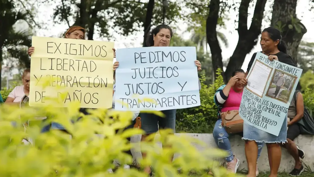 Movimiento de V&iacute;ctimas del R&eacute;gimen, El Salvador. Foto: 
@MOVIRSV