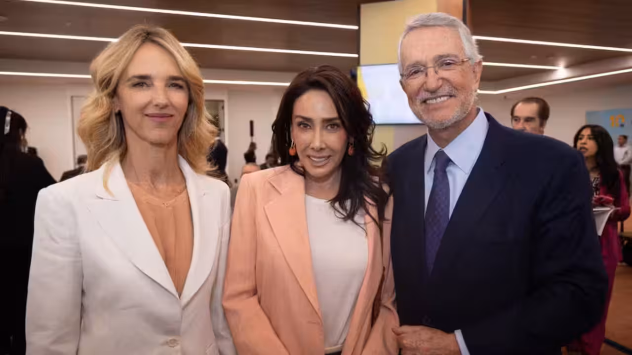 Ricardo Salinas Pliego invit&oacute; a la diputada y periodista espa&ntilde;ola Cayetana &Aacute;lvarez de Toledo al su evento en la llamada "Universidad de la Libertad". Foto: X @RicardoBSalinas