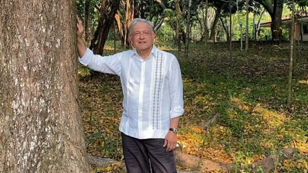 El expresidente de M&eacute;xico, Andr&eacute;s Manuel L&oacute;pez Obrador, en su rancho de Palenque, Chiapas. Foto Foto tomada de @lopezobrador_